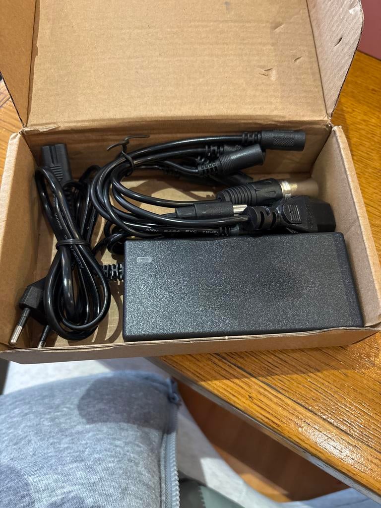 Oplader voor E-bike/step/hoverboard (diverse aansluitingen), Ophalen of Verzenden, Nieuw