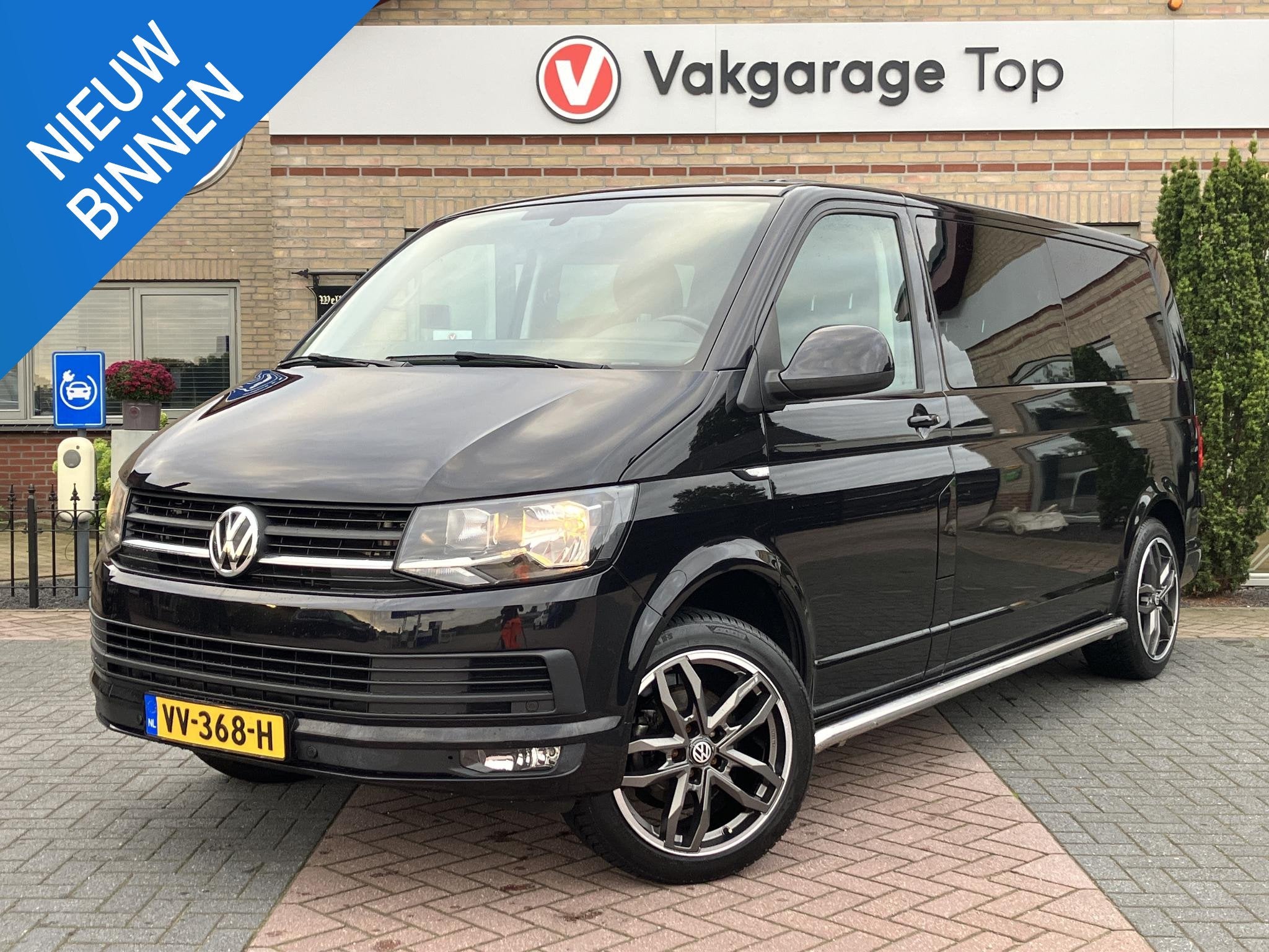 Volkswagen Transporter 2.0 TDI L2H1 DC Highline | Trekhaak |, Euro 5, Gebruikt, Zwart, 4 cilinders