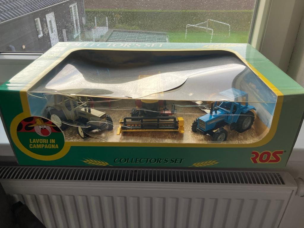 Ros collectors set tractor / combine / werktuigen 1:32, Ophalen of Verzenden, Zo goed als nieuw, Tractor of Landbouw, Overige merken