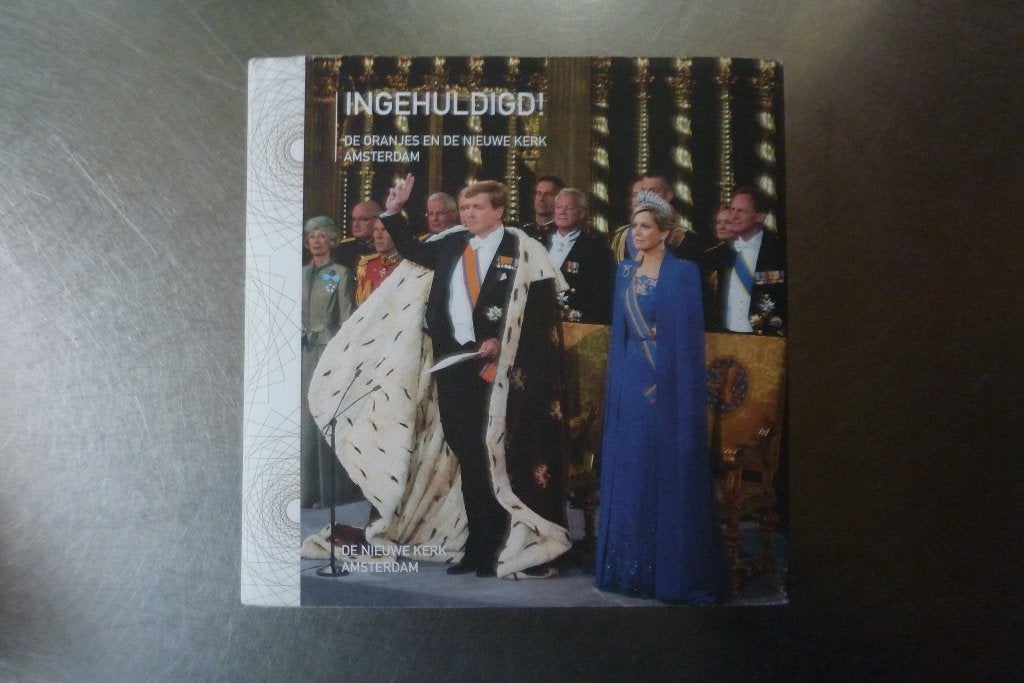 Ingehuldigd! De Oranjes en de Nieuwe Kerk Amsterdam, Ophalen of Verzenden, Zo goed als nieuw, Nederland, Tijdschrift of Boek