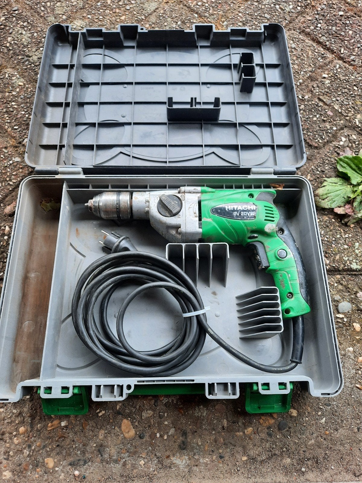 Hitachi boormachine dv 20vb met spankop
Hamerboormachine.
Vo, Ophalen of Verzenden, Boormachine