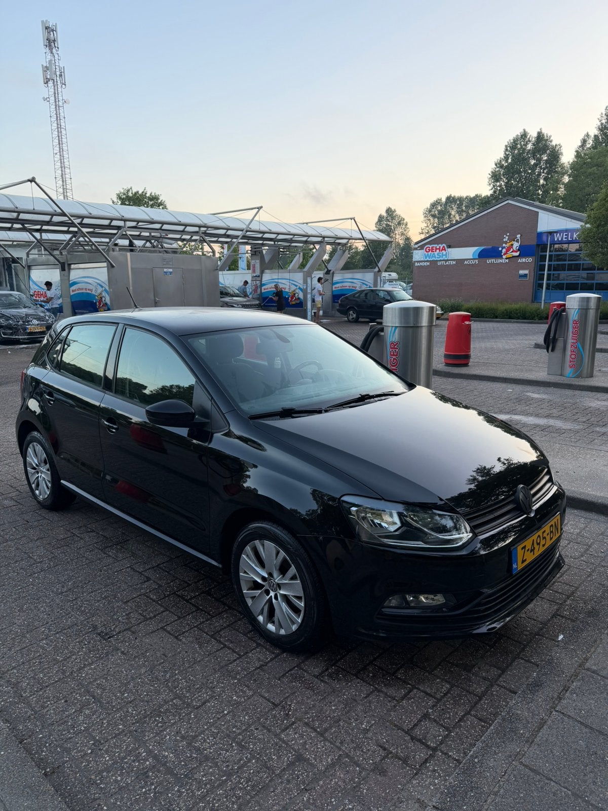 Volkswagen Polo 1.2 TSI 66KW 2016 Zwart, 40 €/maand, 4 cilinders, Zwart, Handgeschakeld