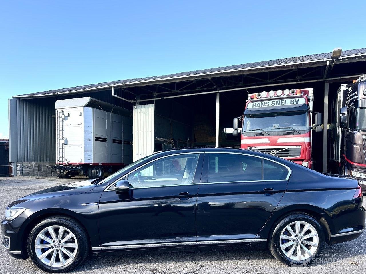 Volkswagen Passat GTE 1.4 TSI aut Highline sedan - nap - nav, Automaat, Volkswagen, 1395 cc, Hybride Elektrisch/Benzine