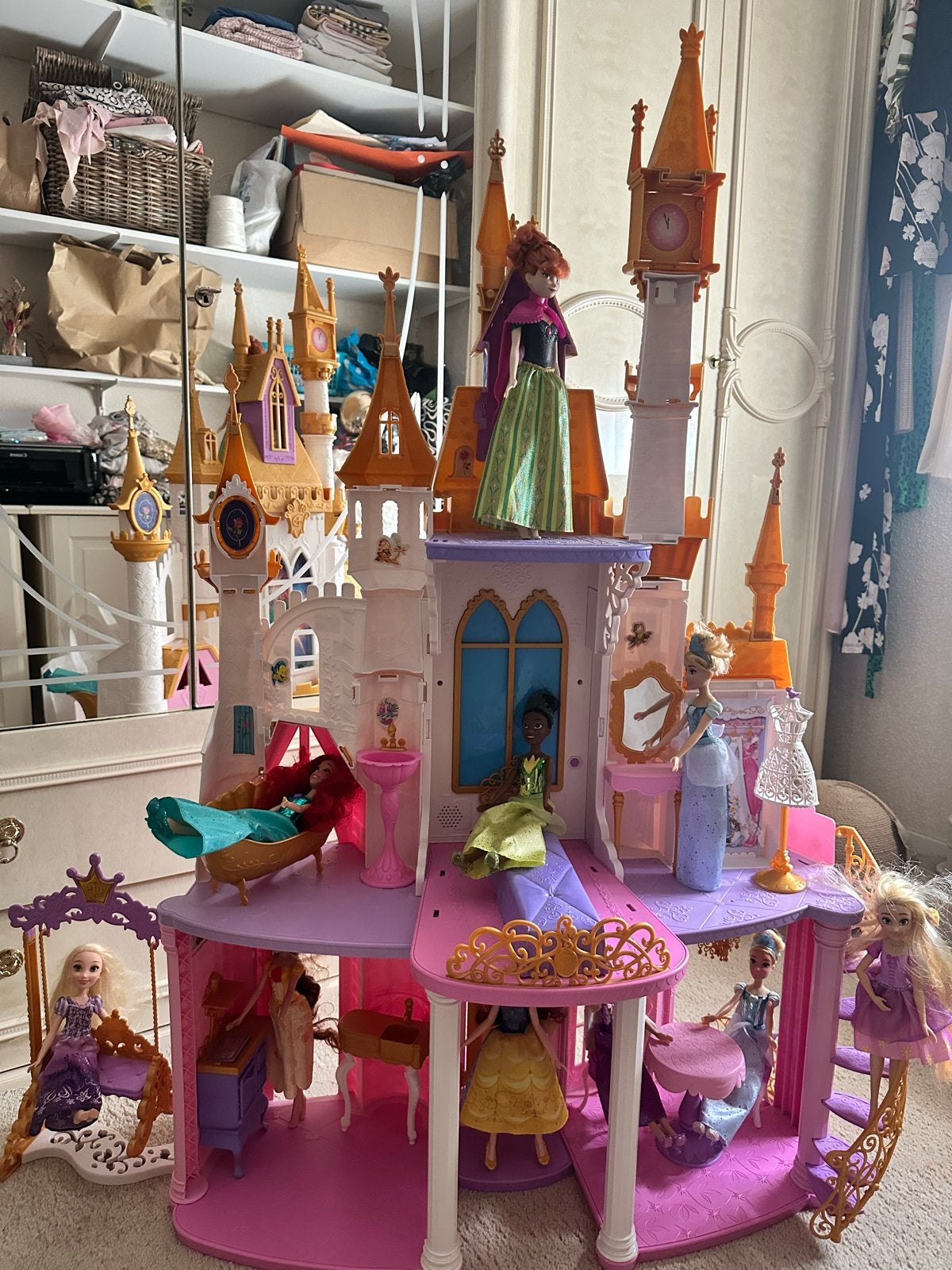 Disney Kasteel met licht, geluid en 11 prinsessenpoppen, Ophalen, Zo goed als nieuw, Overige typen