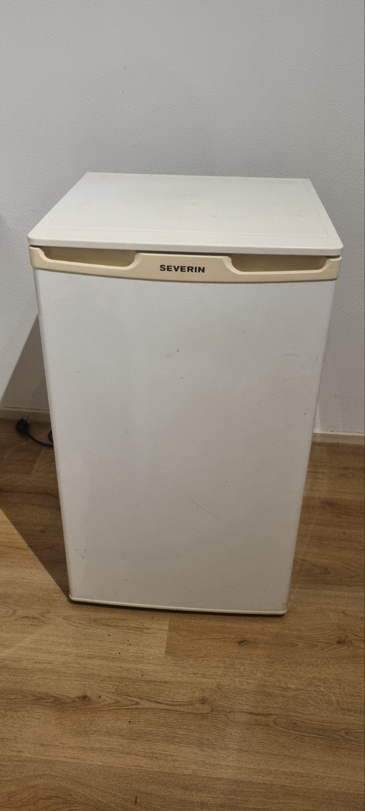Compacte Severin Koelkast - Ideaal voor kleine ruimtes, Ophalen, Minder dan 75 liter, Zonder vriesvak, Gebruikt