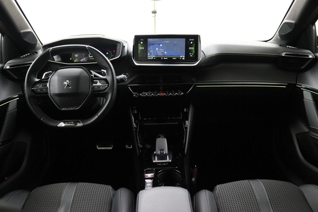 Peugeot 208 GT-LINE*130PK*AUTOM.*CARPLAY*CAM*CRUISE*NAVI*ECC, Parkeersensor, Gebruikt, Euro 6, 1199 cc