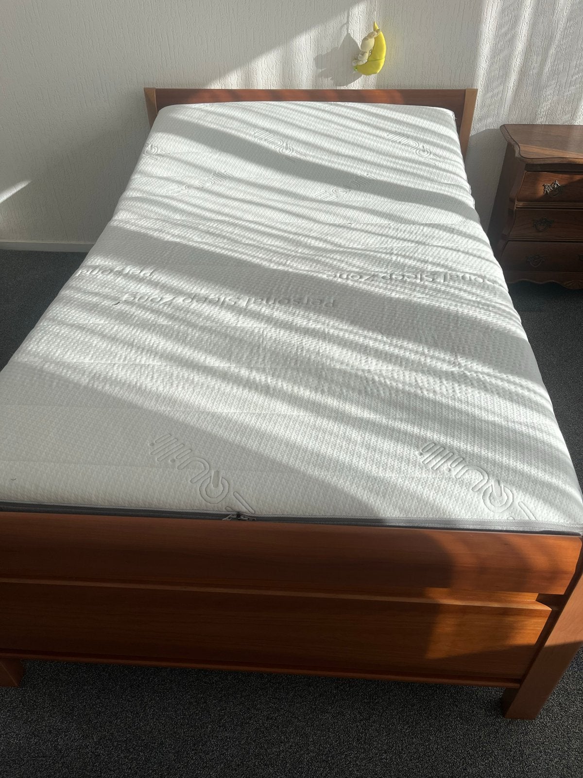 seniorenbed met verstelbare lattenbodem 120en matras, Ophalen, Verstelbaar, Eenpersoons, Bruin