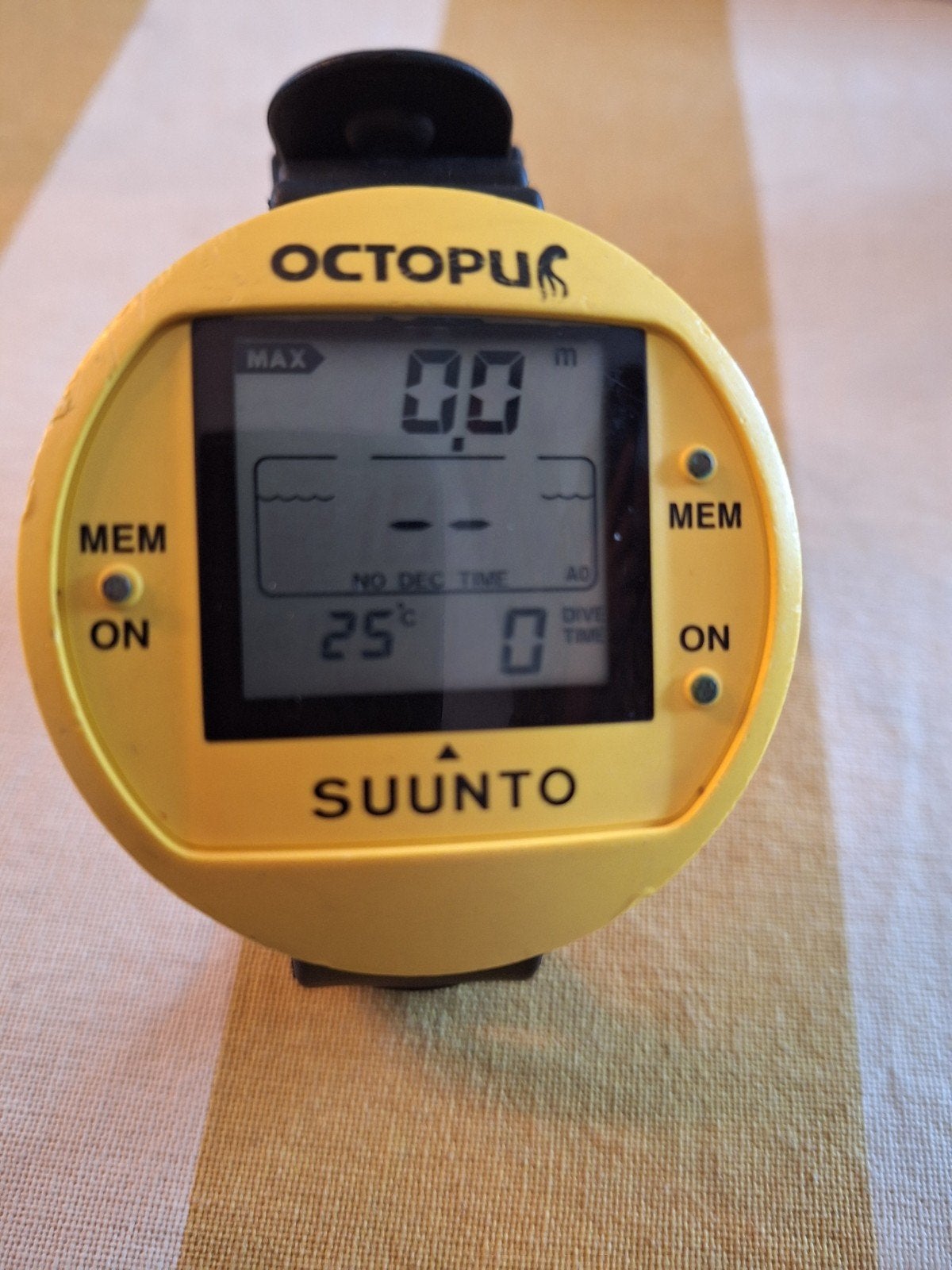 Suunto Octopus Duikcomputer - Geel, Watersport en Boten, Ophalen of Verzenden, Gebruikt, Duikcomputer