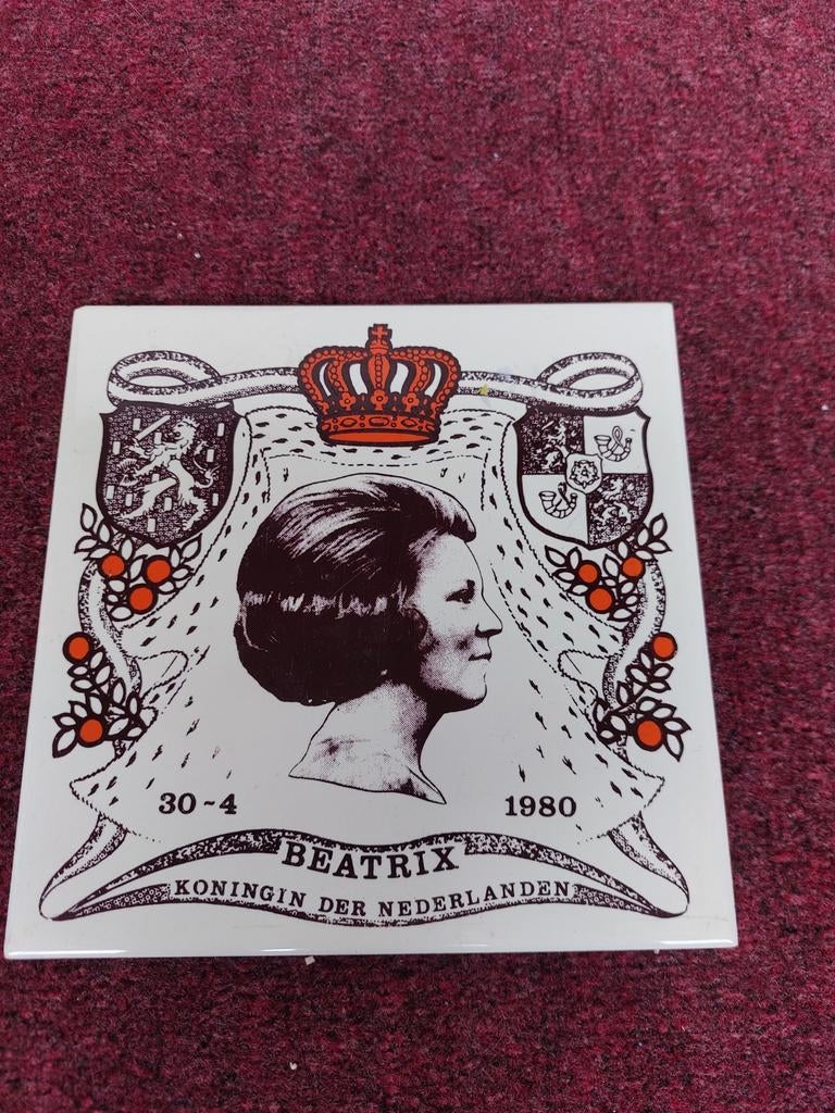 Tegeltje Beatrix 30 4 1980, Verzamelen, Koninklijk Huis en Royalty, Ophalen