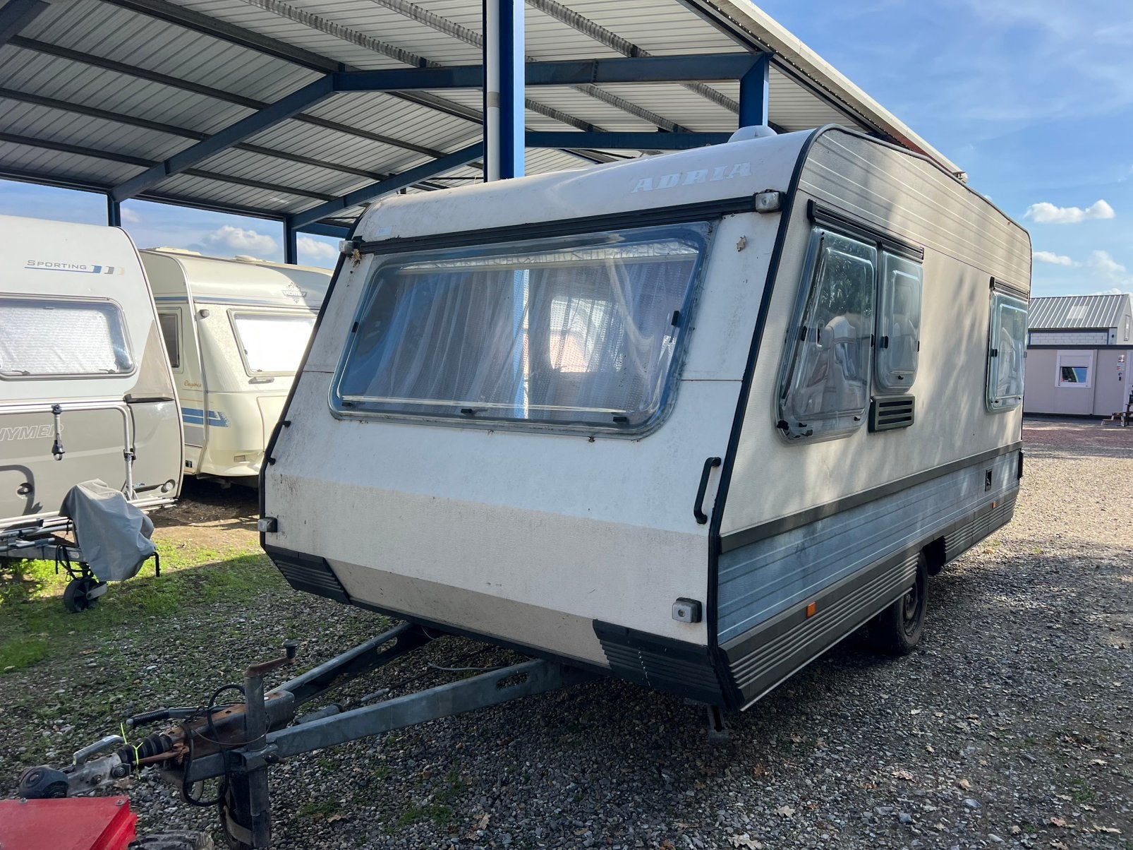 Adria caravan met kenteken, Rondzit, Bedrijf, Adria, 500 - 750 kg