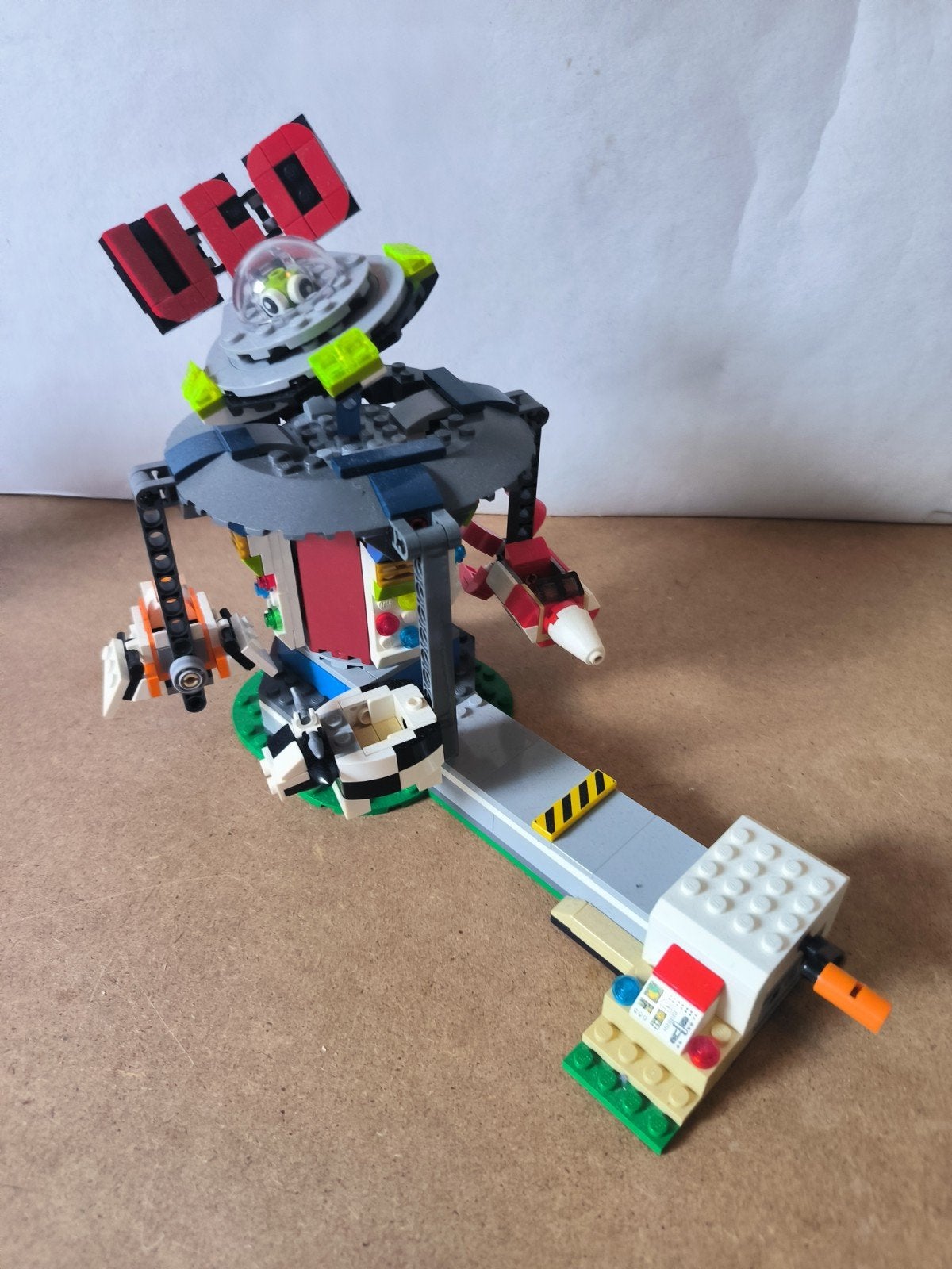 LEGO Creator 31949 draaimolen kermisattractie, Ophalen of Verzenden, Gebruikt