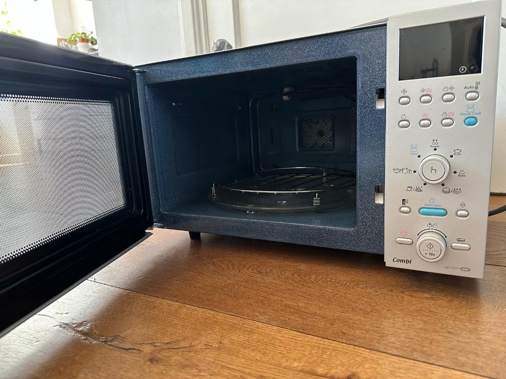 Samsung combimagnetron GE115T – 230V voor topmaaltijden, Ophalen, Combimagnetron, Gebruikt, 45 tot 60 cm