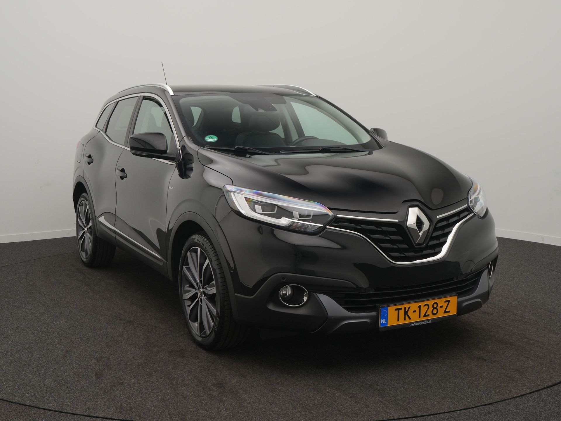 Renault Kadjar TCe 130 EDC Bose - RIJKLAARPRIJS - Automaat -, Gebruikt, 4 cilinders, Zwart, Origineel Nederlands