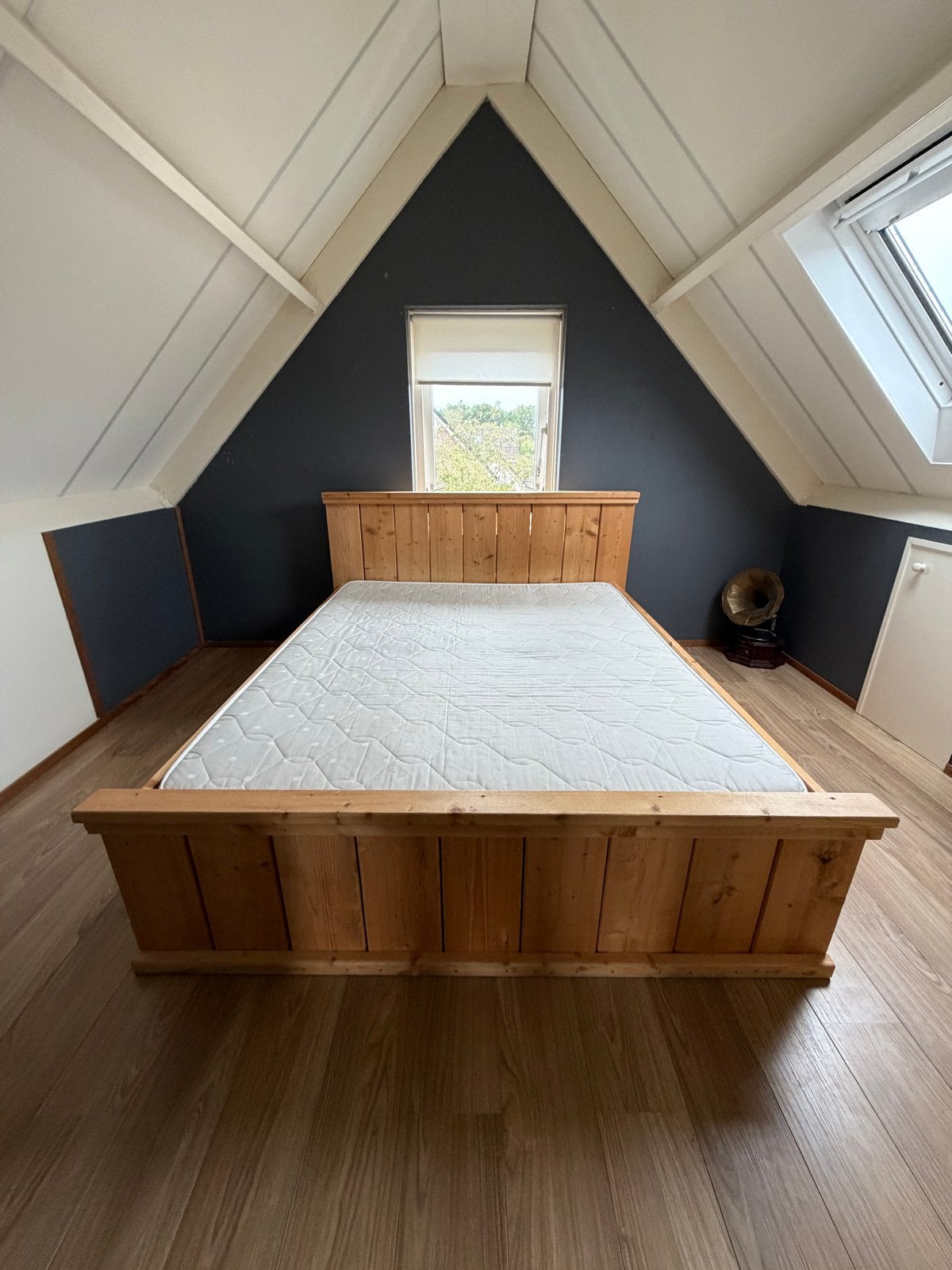 Stevig steigerhouten tweepersoonsbed met matras 160x200, Huis en Inrichting, Ophalen, Gebruikt, Bruin, Steigerhout