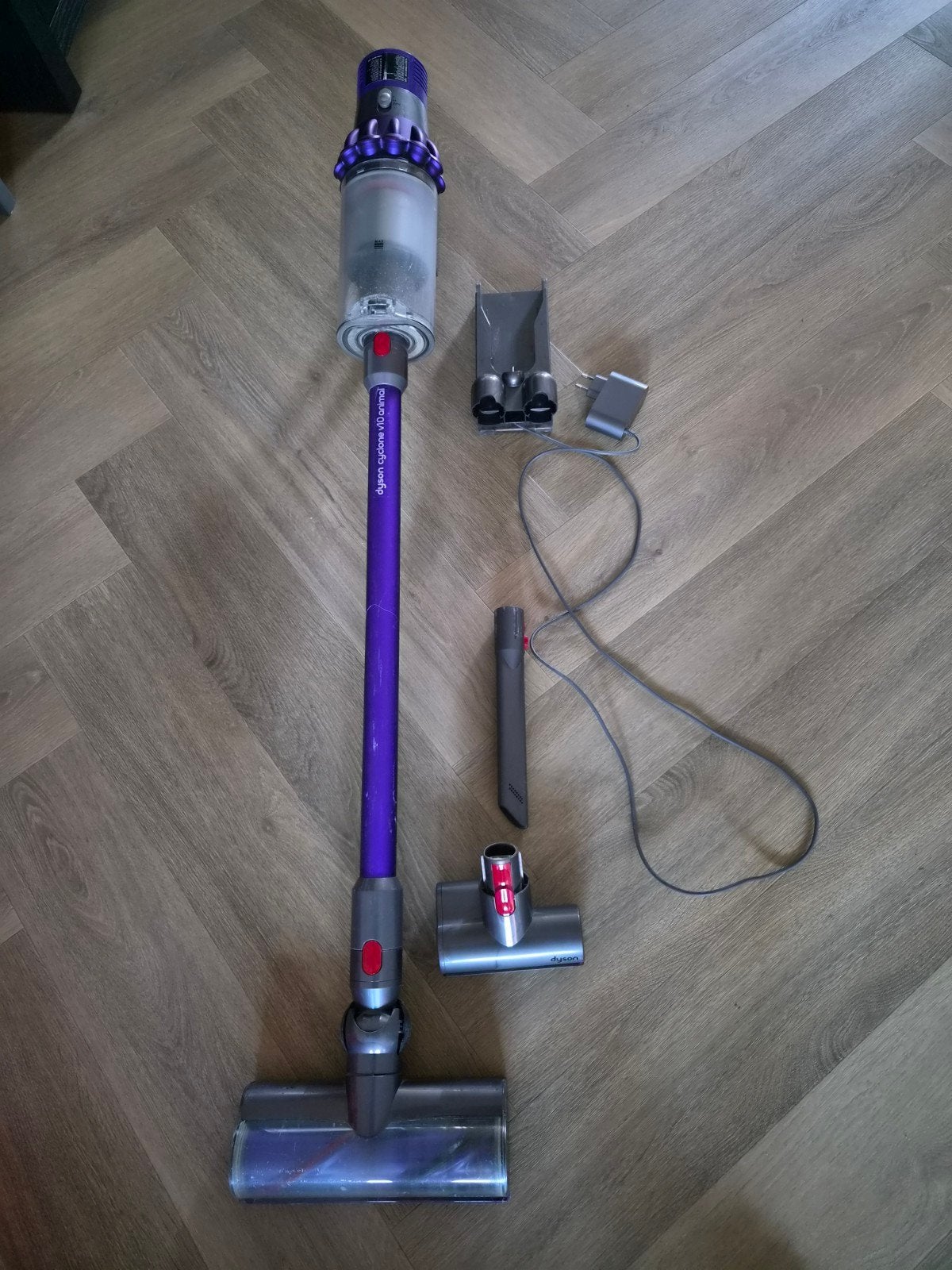 Dyson Cyclone V10 Animal steelstofzuiger - knop defect, Ophalen, Niet werkend, Reservoir, Steelstofzuiger