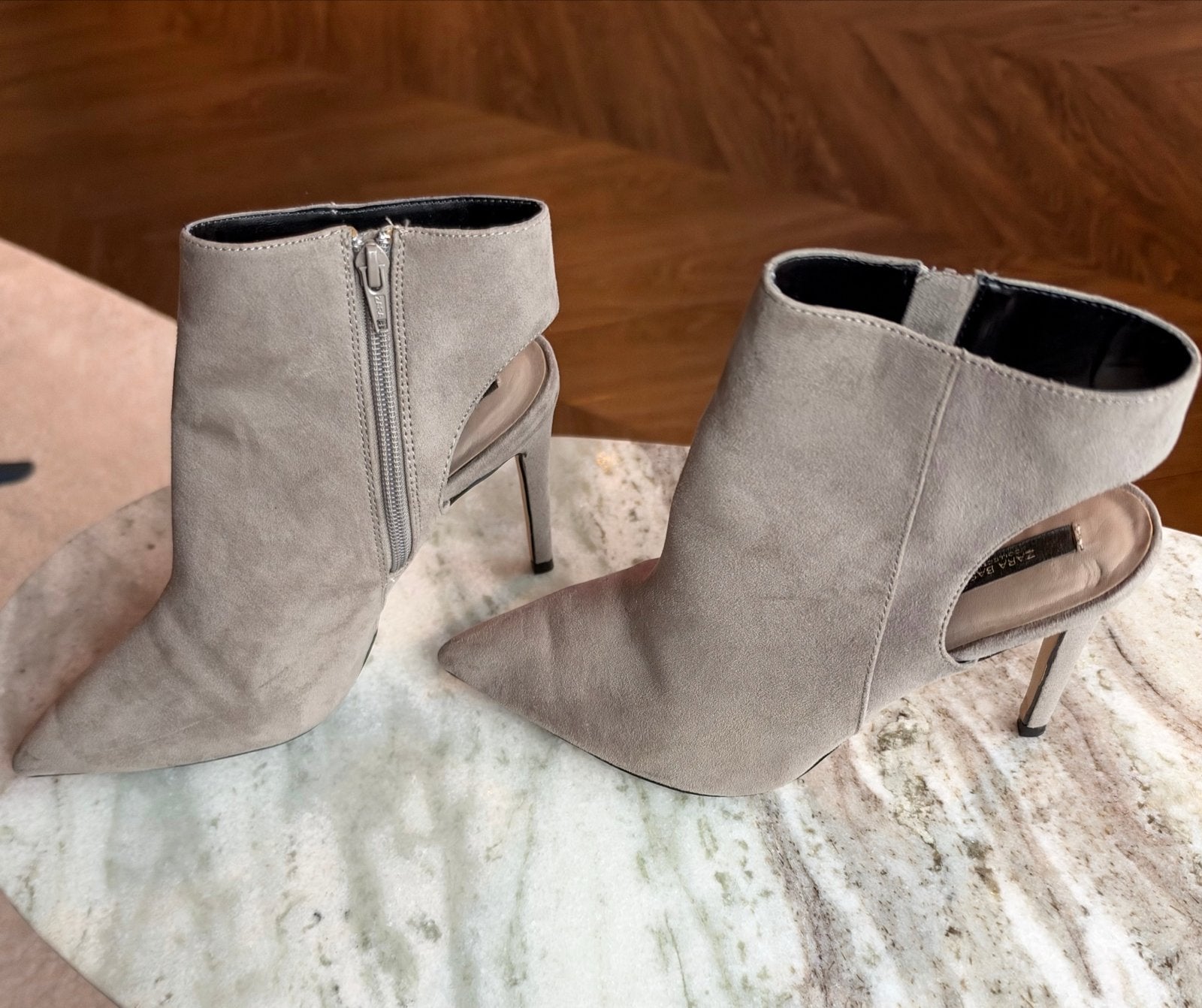 Zara suède pumps/enkellaarsjes - Maat 41 - Grijs, Ophalen of Verzenden, Gedragen, Grijs, Pumps