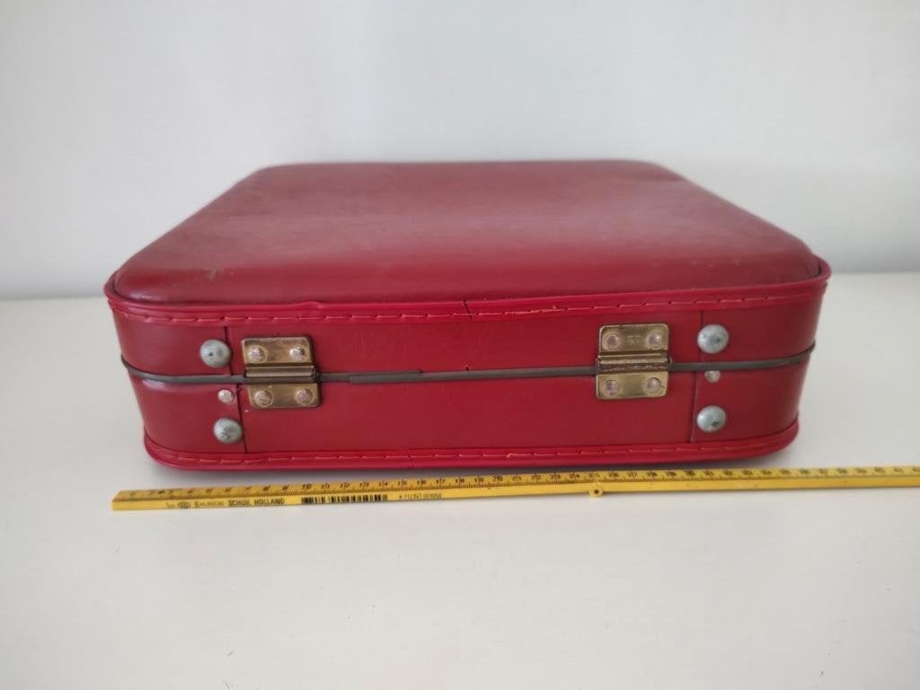 K674 VINTAGE stewardesskoffer rood in in goede staat, Overige materialen, Gebruikt, Onbekend, Minder dan 50 cm