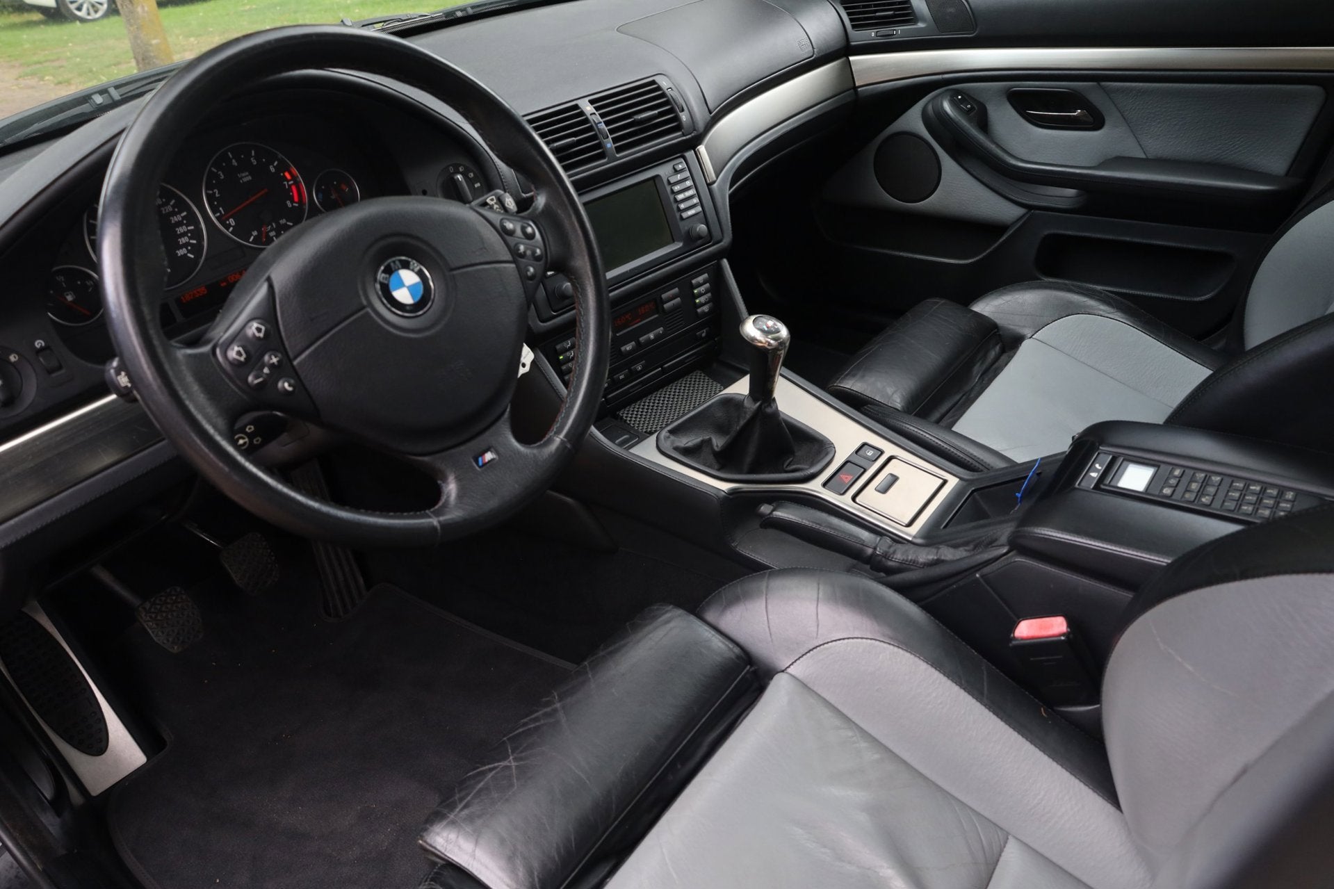 BMW M5 Sedan | Prachtstaat | NWE Koppeling | Complete Histor, Auto's, Euro 2, Dealer onderhouden, Achterwielaandrijving, 8 cilinders