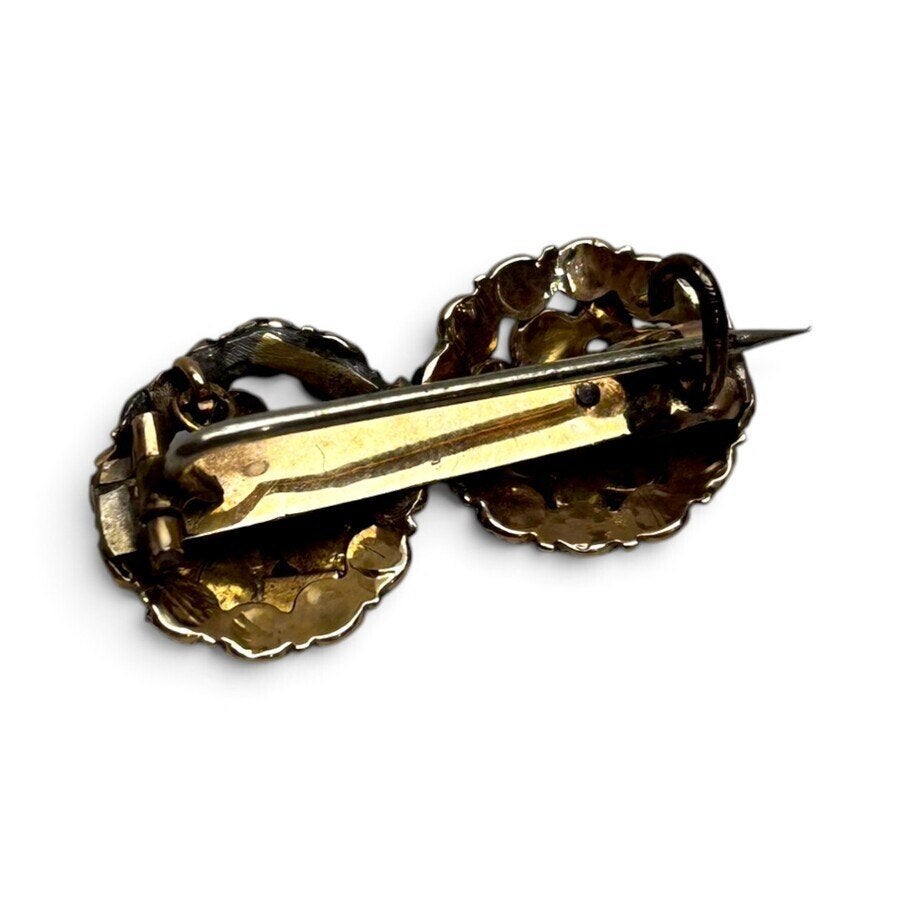 Gouden broche met twee bloemvormige chatons, Antiek en Kunst, Ophalen of Verzenden