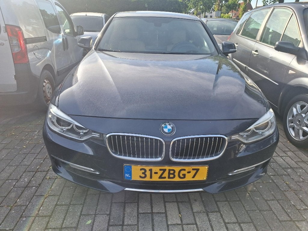 BMW 3-Serie 2.0IX 320 135KW Aut8 (f30) 2012 Blauw Motor Prob, Auto's, BMW, Achterwielaandrijving, Beige, 4 cilinders, Blauw