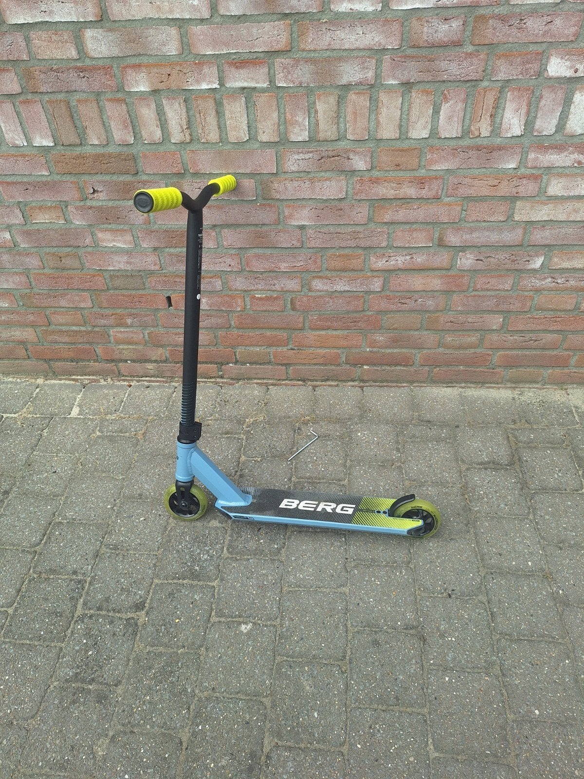 BERG Stuntstep - Zo goed als nieuw, Ophalen, Zo goed als nieuw, Gewone step, BERG