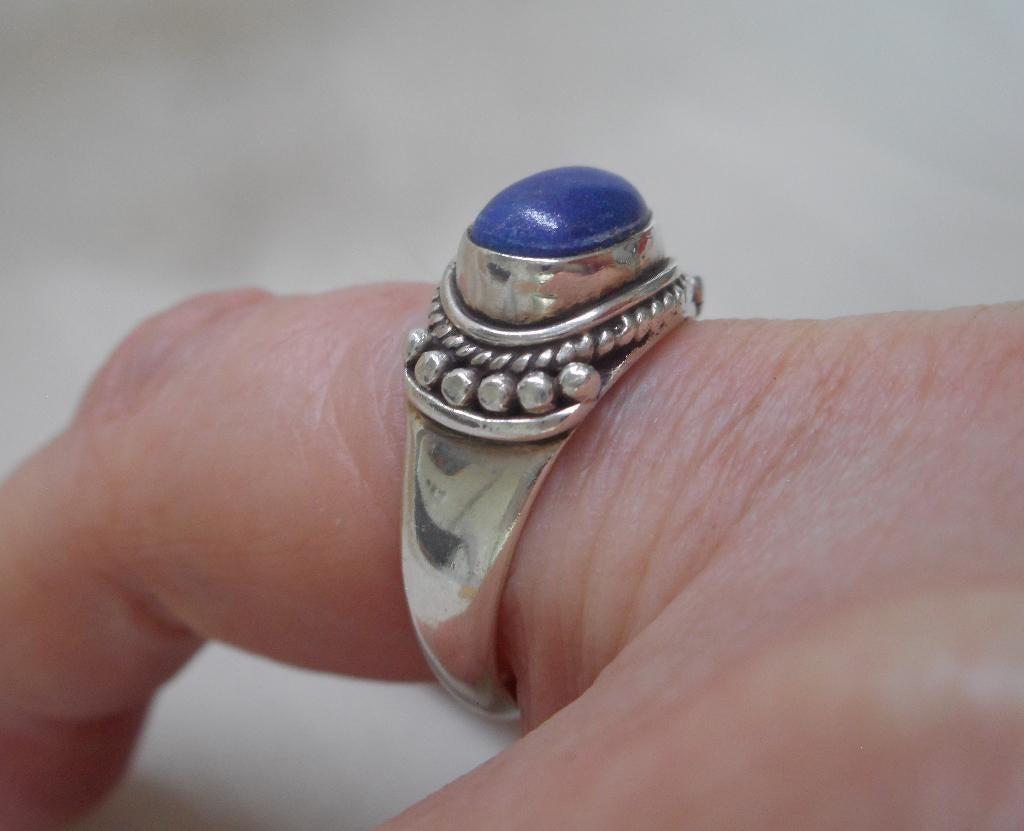 Zilveren vintage ring met lapis lazuli maat 18.75 nr.1130