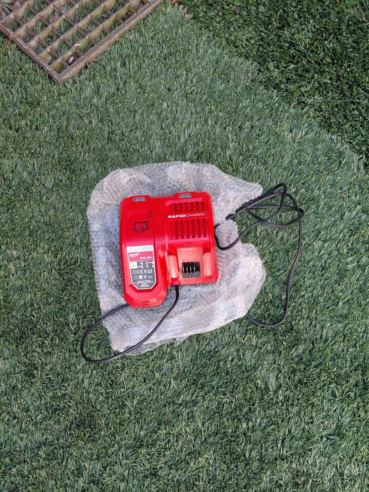 milwaukee  m12 / m18 oplader, Ophalen, Zo goed als nieuw
