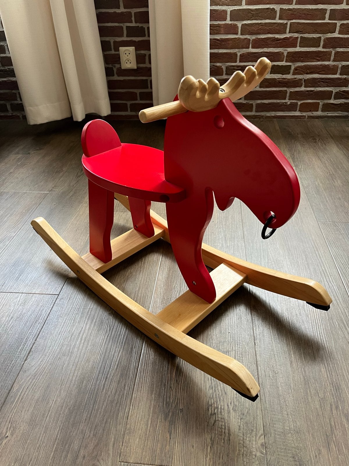 Rood houten eland hobbelpaard, Ophalen, Gebruikt, Rij- of Hobbelspeelgoed
