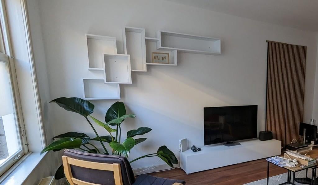Moderne Combo: Wandhangende Units & TV-Onderkast – Wit, Huis en Inrichting, Kasten | Wandmeubels, Ophalen, Gebruikt, Minder dan 100 cm