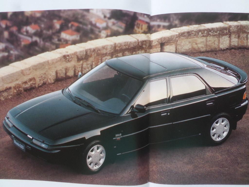 Mazda 323 Brochure 1, Boeken, Ophalen of Verzenden, Zo goed als nieuw, Mazda
