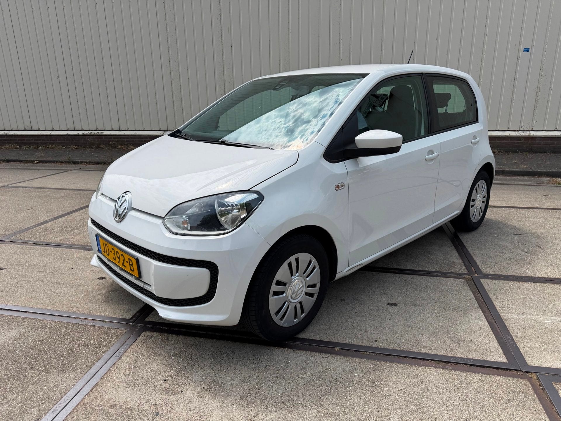 Volkswagen Up! 1.0 move up! BlueMotion airco, Voorwielaandrijving, Gebruikt, Start-stop-systeem, 840 kg