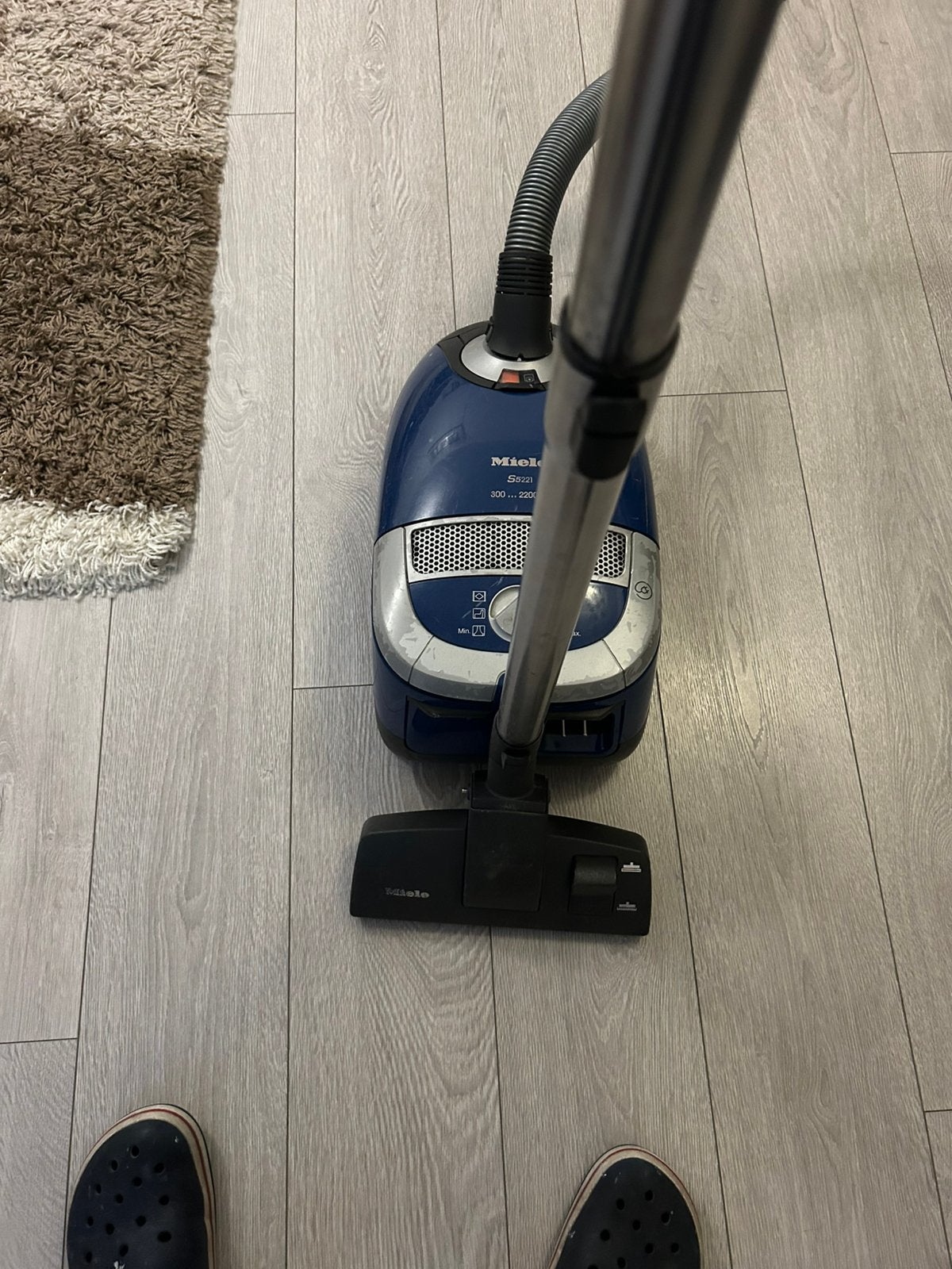Ik verkoop tweedehands stofzuiger merk van Miele, Ophalen, Gebruikt, 2000 watt of meer