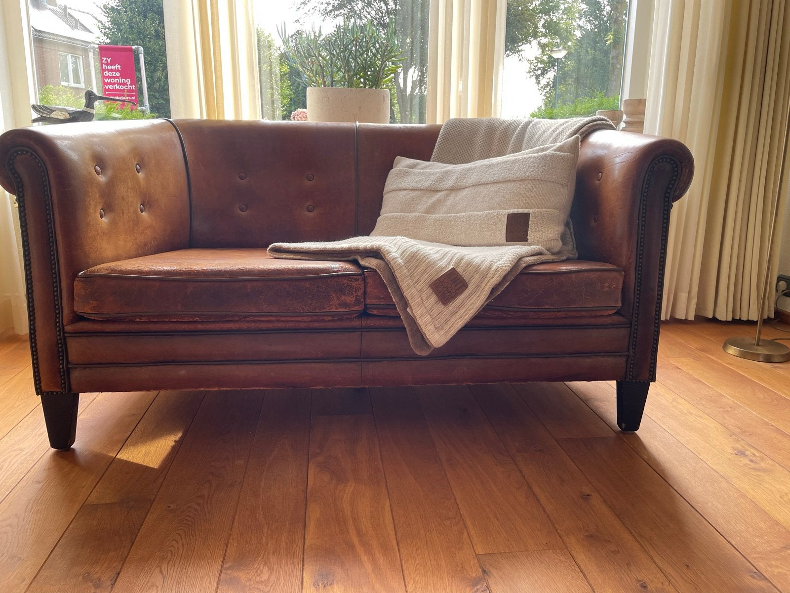 Originele Chesterfield tweezitsbank - Leer, Ophalen, Gebruikt, 150 tot 200 cm, Tweepersoons
