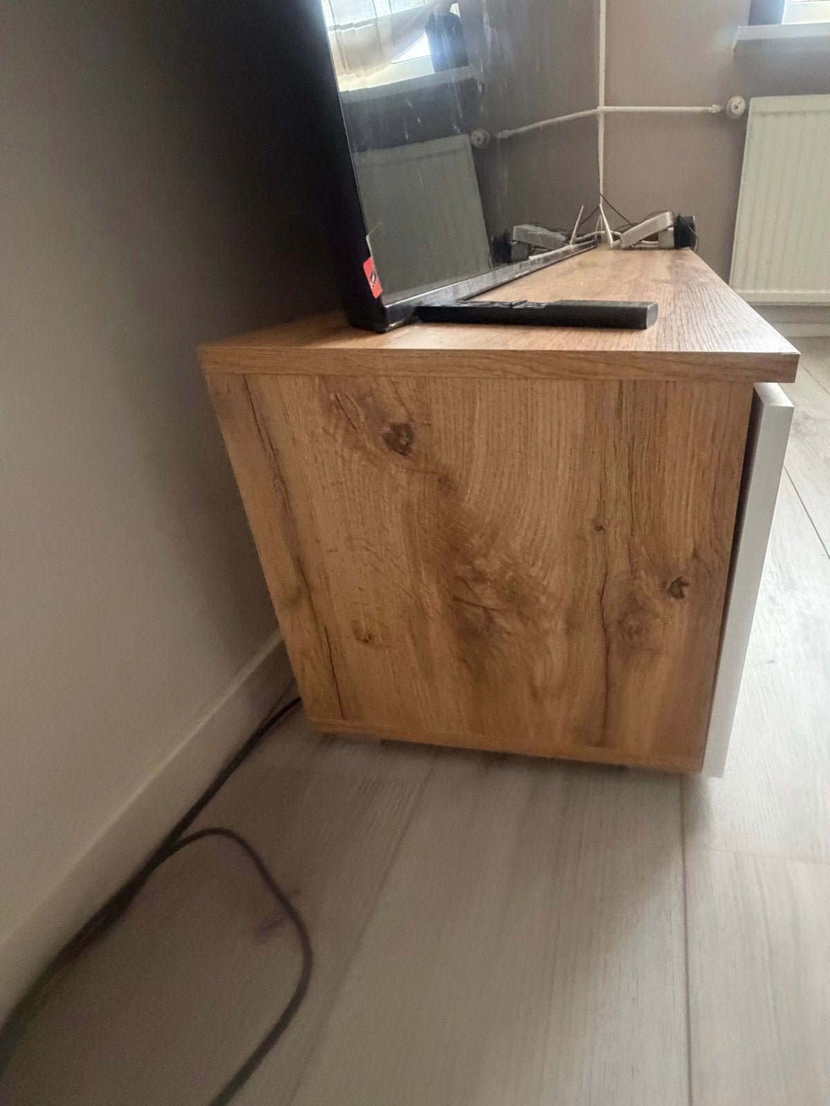 Moderne tv-kast met veel opbergruimte, zo goed als nieuw, 150 tot 200 cm, Ophalen of Verzenden, Zo goed als nieuw, Minder dan 100 cm