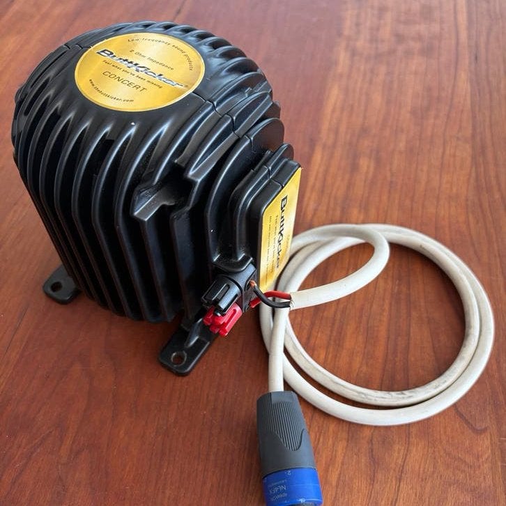 ButtKicker Concert Shaker, 400 tot 1500 watt, Overige typen, Ophalen of Verzenden, Zo goed als nieuw, Geschikt voor surround/home cinema