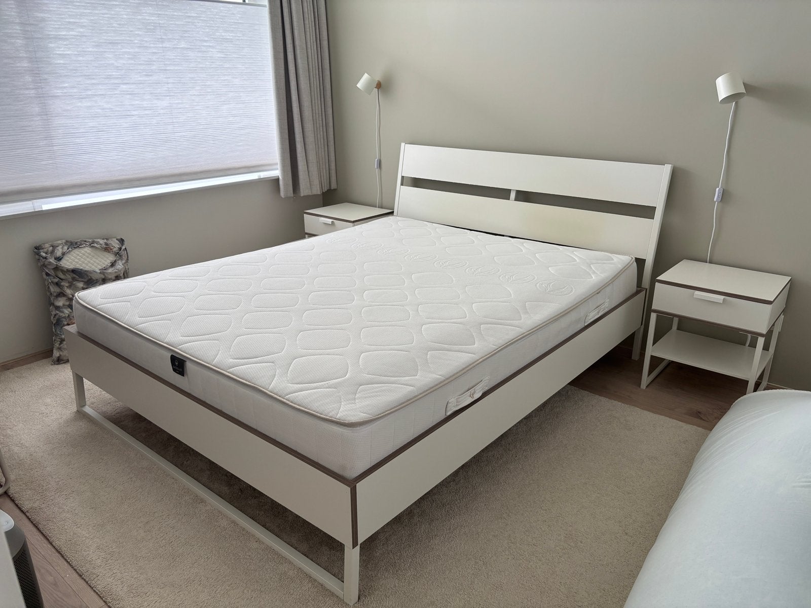 Bedframe 160x200 met lattenbodem en nachtkastjes, Ophalen, Gebruikt, Wit, Tweepersoons