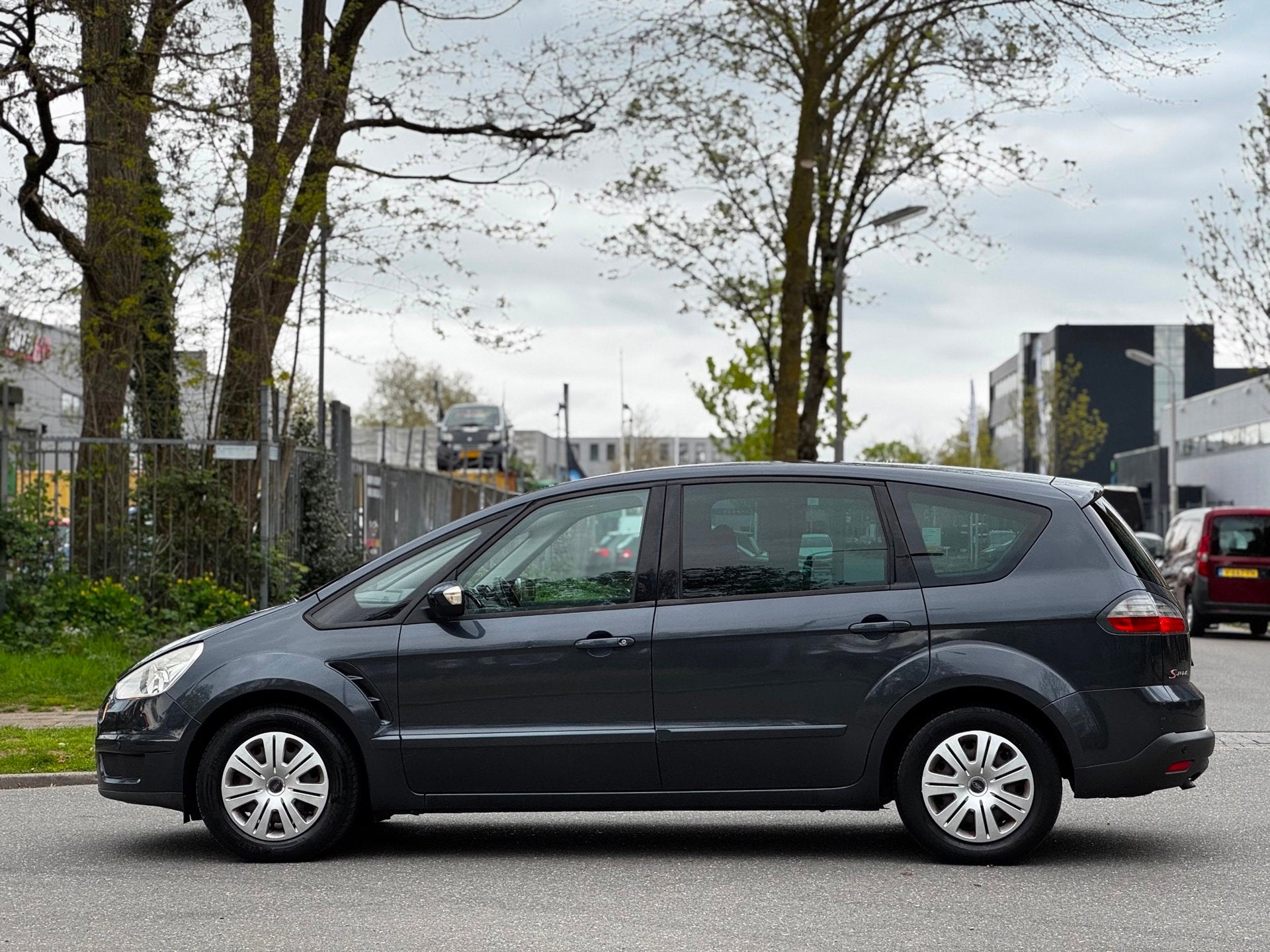 Ford S-Max 2.0-16V|PSENSOR|STOELVERW|AIRCO PERFECT RIJDENDE, Auto's, Ford, Gebruikt, 1505 kg, Metallic lak, Bedrijf