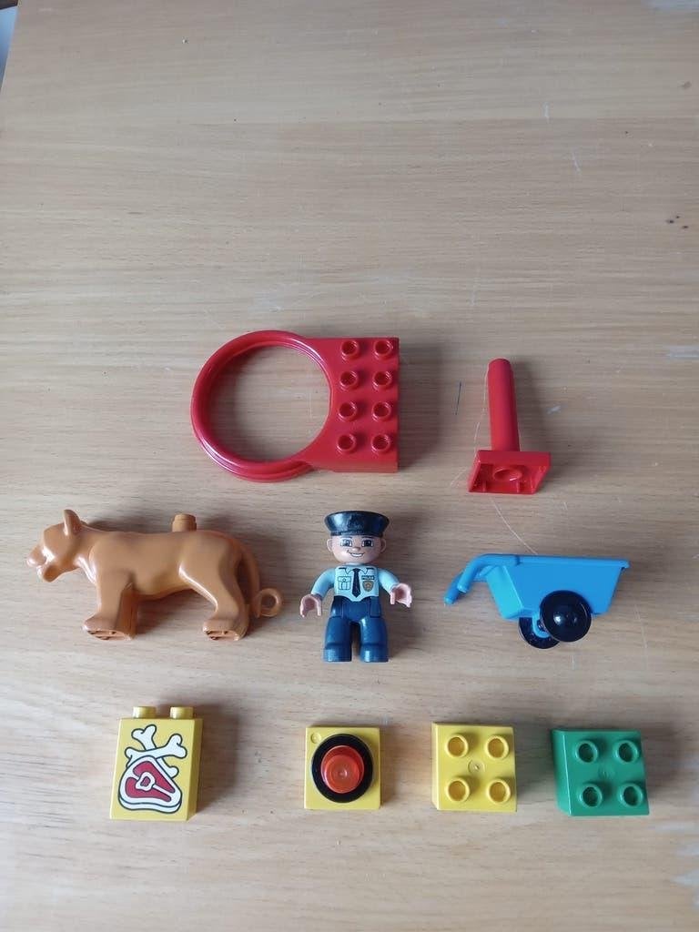 9 losse DUPLO onderdelen, Kinderen en Baby's, Speelgoed | Duplo en Lego, Ophalen of Verzenden, Gebruikt, Losse stenen, Duplo