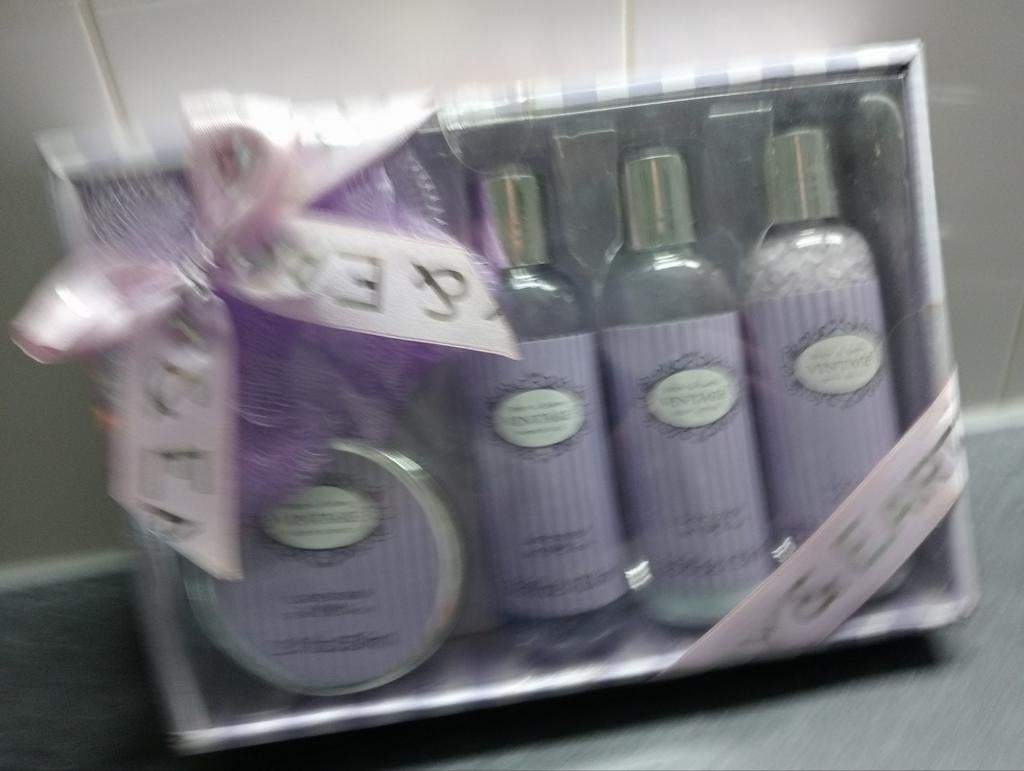 Lavendel verzorgings setje., Ophalen of Verzenden, Overige materialen, Minder dan 25 cm