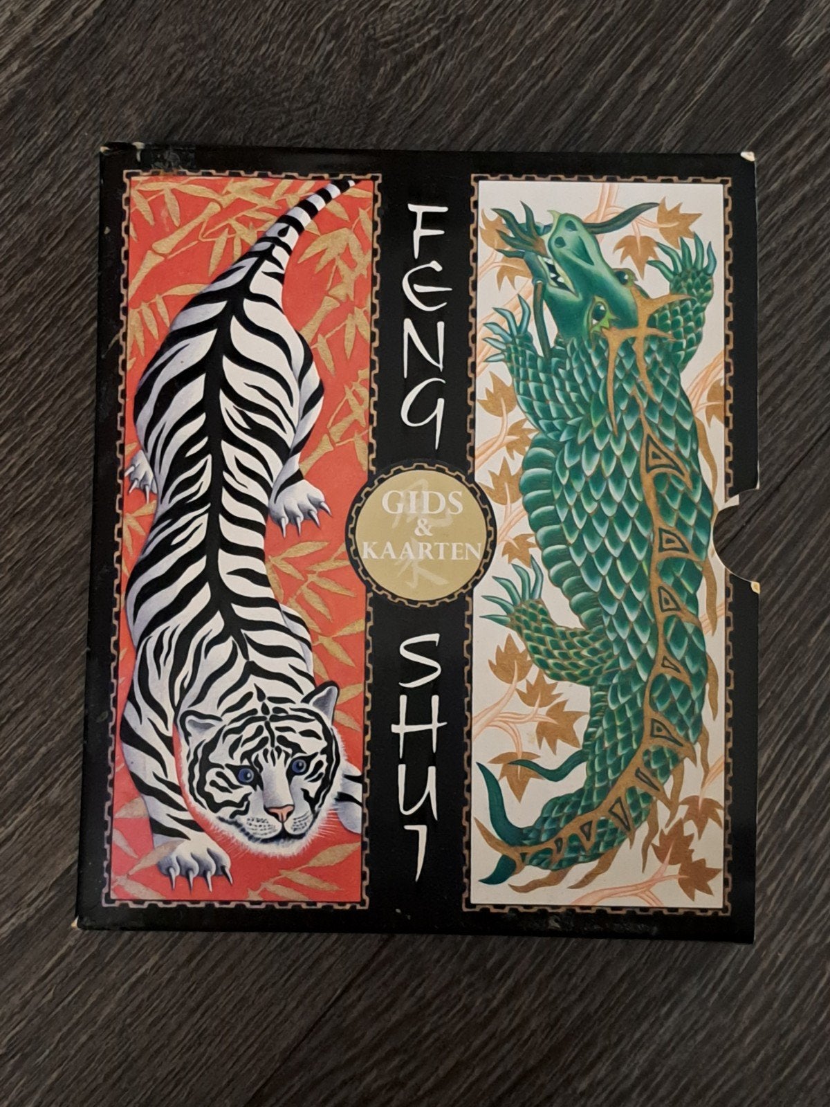 Feng Shui Gids & Kaarten - Verbeter je leefomstandigheden, Onbekend, Spiritualiteit algemeen, Ophalen of Verzenden, Zo goed als nieuw