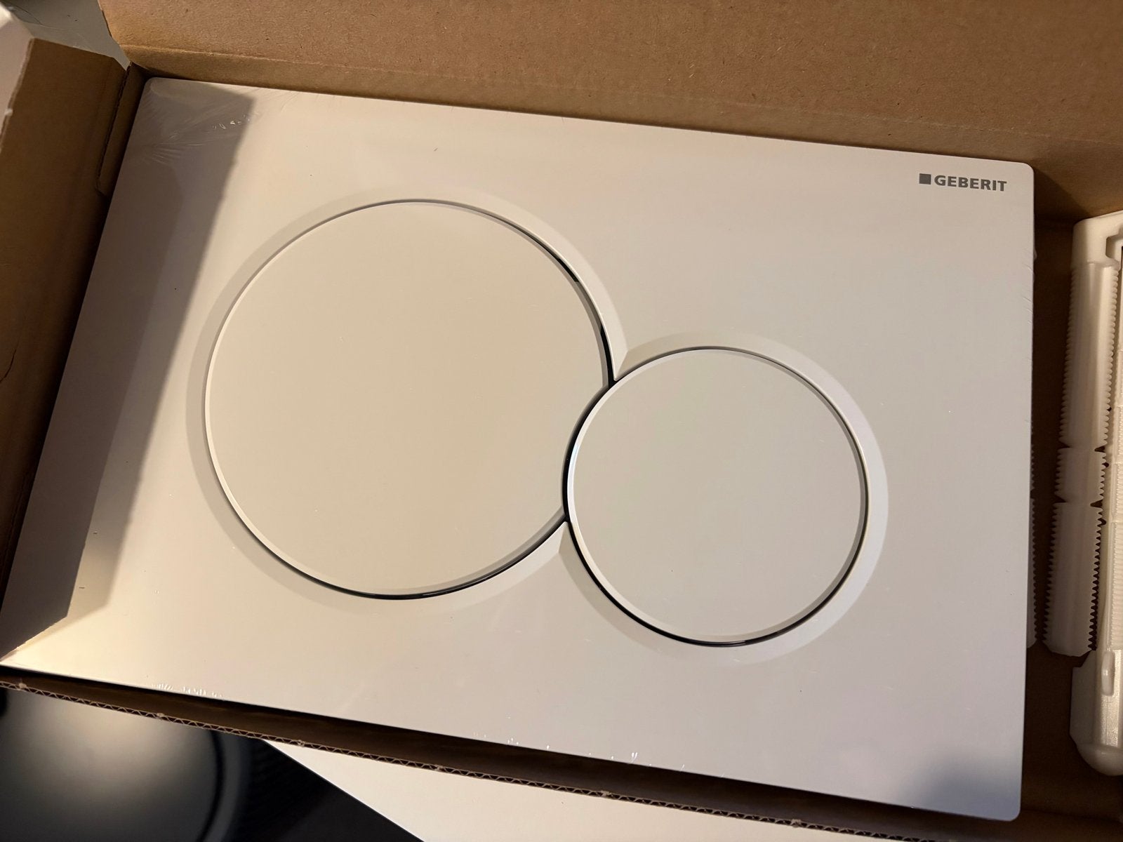 Gloednieuwe Geberit bedieningsplaat voor toilet, Ophalen of Verzenden, Nieuw, Toilet