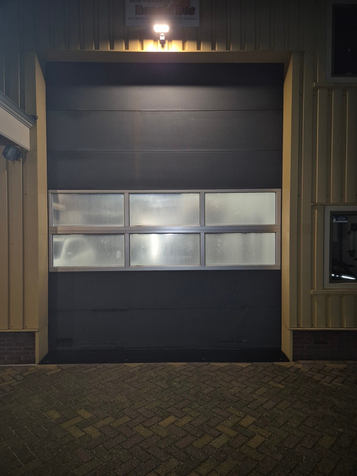 Garagedeur met ramen, Ophalen, Garagedeur, Kunststof, Gebruikt