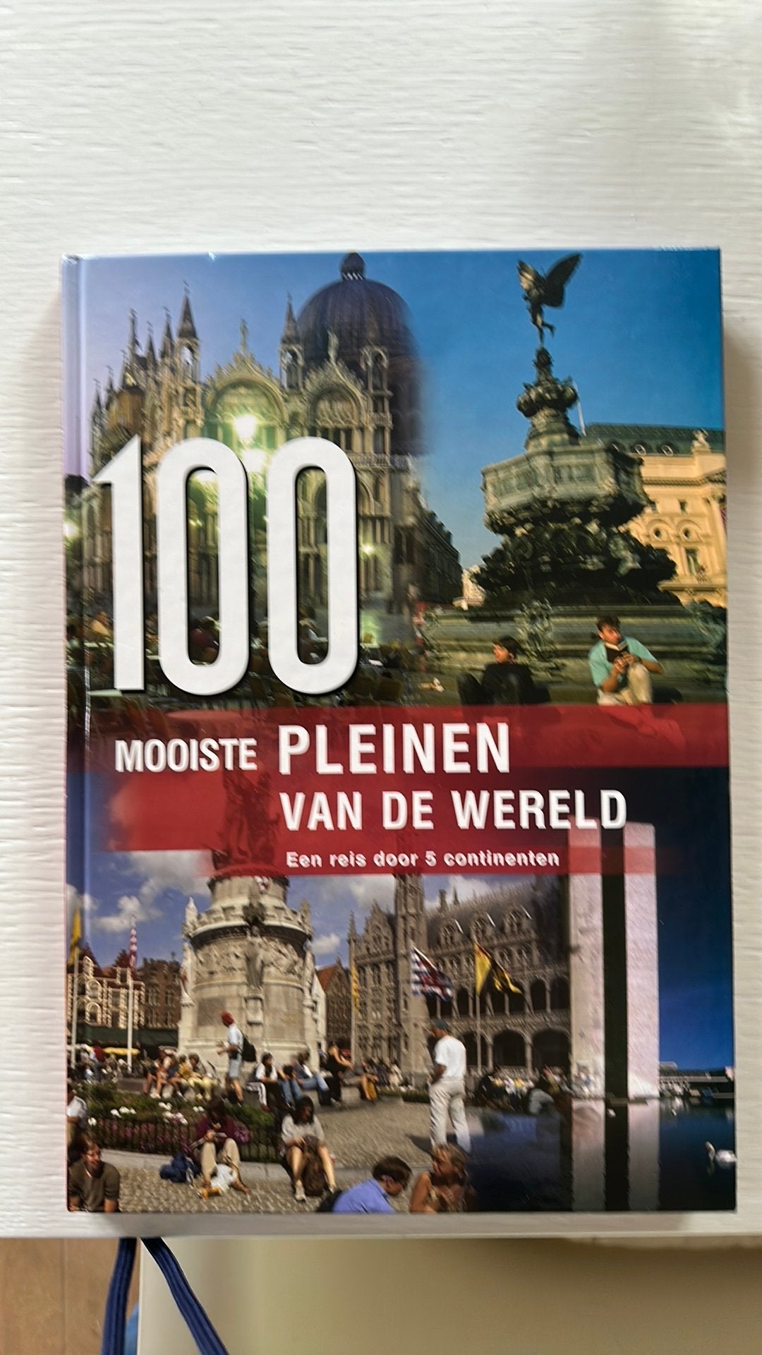 100 mooiste pleinen van de wereld, Capitool, Europa, Ophalen of Verzenden, Zo goed als nieuw