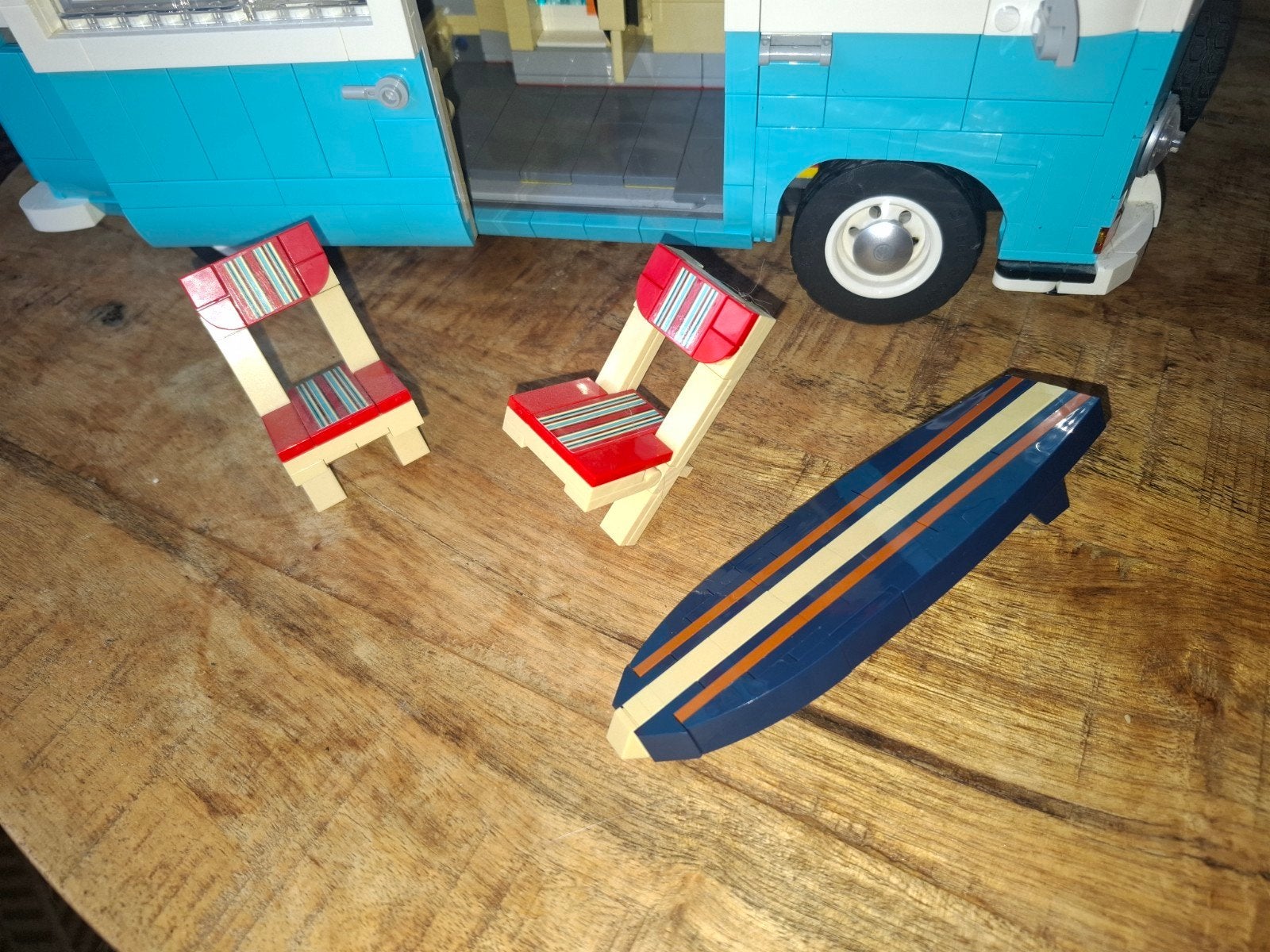 Foto 5 van Lego Volkswagen T2 Camper 10279