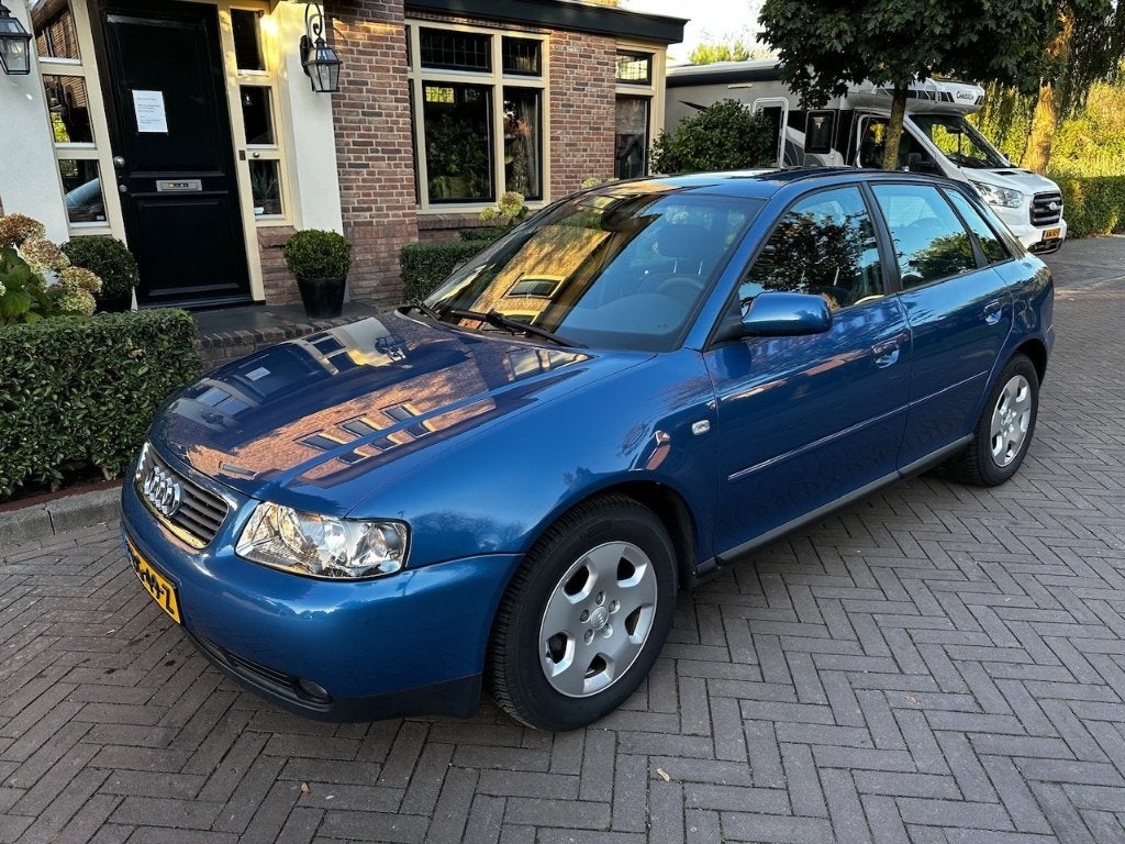 Audi A3 1.6 Autom. 2001, zeer goed, weinig km., roestvrij, Auto's, 1228 kg, Mistlampen, 4 cilinders, Blauw