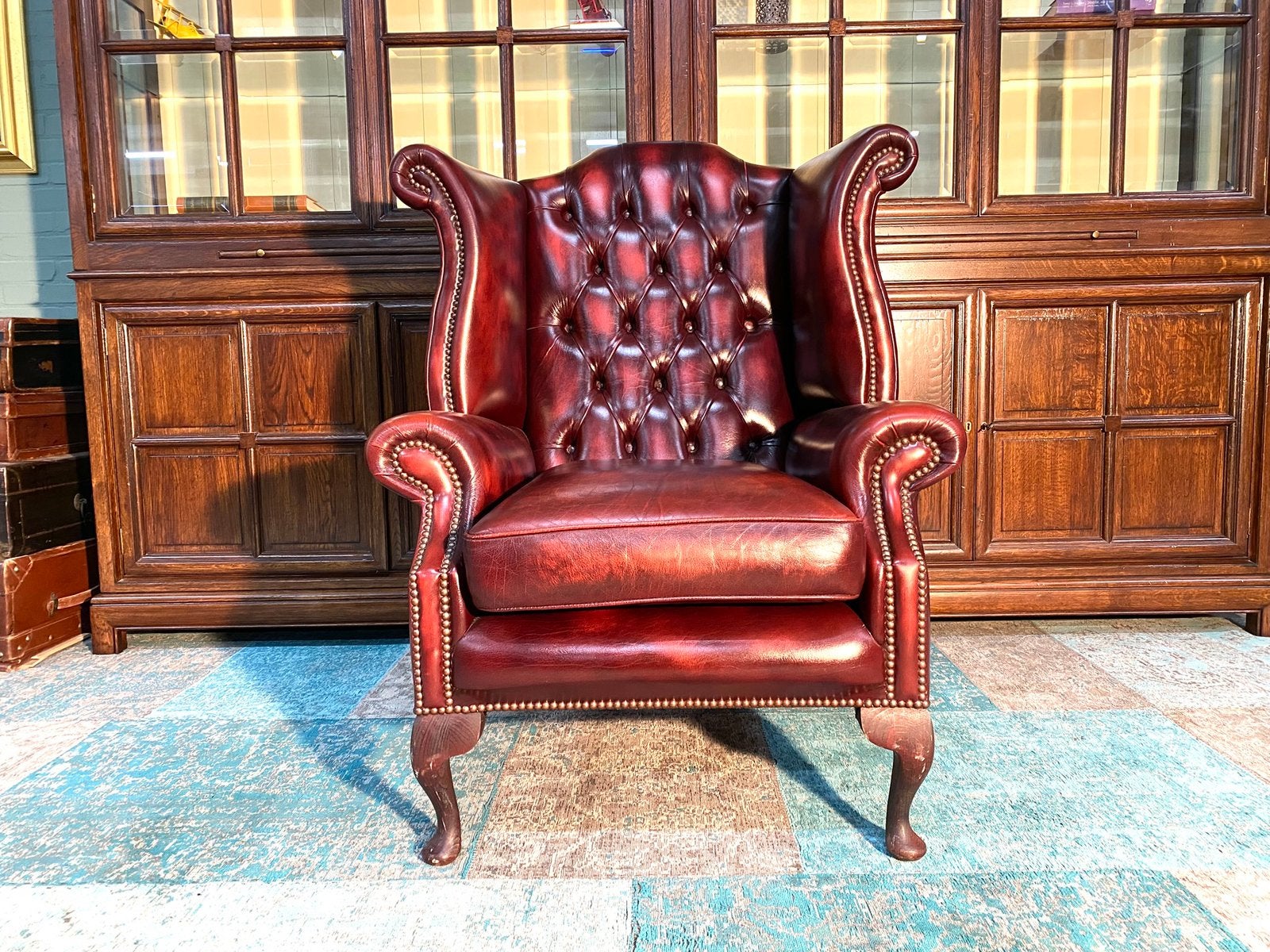 Springvale Chesterfield oorfauteuil roodbruin, Huis en Inrichting, Fauteuils, Ophalen, Zo goed als nieuw, 75 tot 100 cm