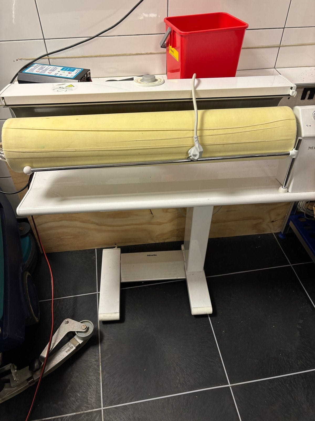 Miele B 990 mangelstrijkijzer - Gebruikt, Ophalen of Verzenden, Gebruikt, Strijkijzer met snoer