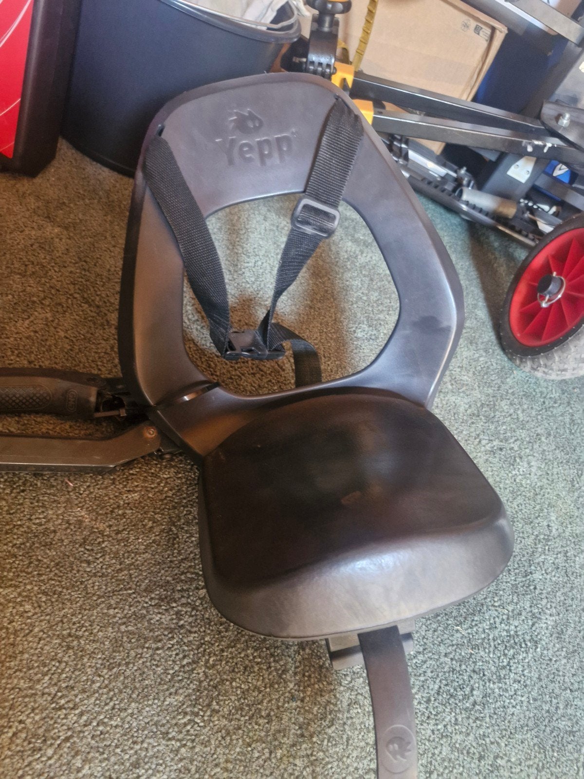 Yepp junior easyfit achterzitje met voetsteuntjes, Fietsen en Brommers, Fietsaccessoires | Fietsstoeltjes, Ophalen, Achterzitje