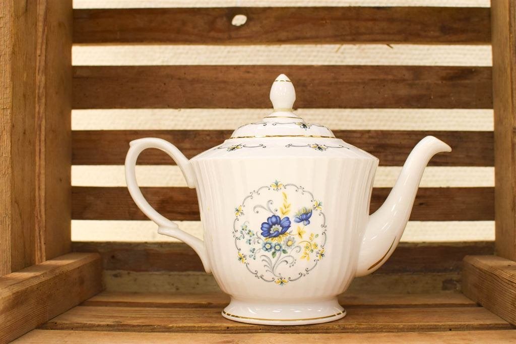 Sheltonnan China porseleinen theepot 49042, Gebruikt, Ophalen of Verzenden, Bord(en), Overige stijlen