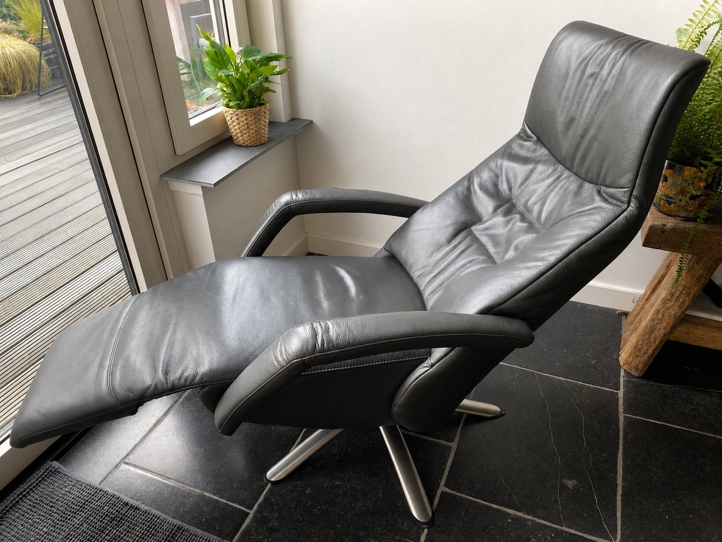 De Toekomst Twice sta-op stoel en relax fauteuil,accu, Huis en Inrichting, Ophalen, Zo goed als nieuw, 50 tot 75 cm, Leer